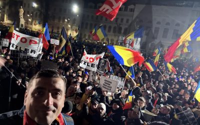 Marș al susținătorilor AUR spre Piața Victoriei: Strigă “Călin Georgescu