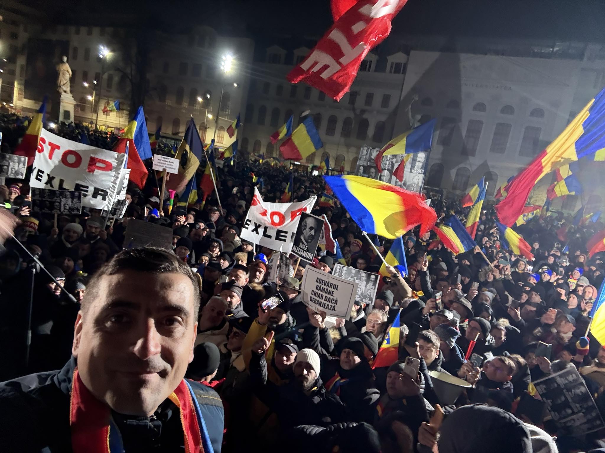Marș al susținătorilor AUR spre Piața Victoriei: Strigă „Călin Georgescu președinte!”
