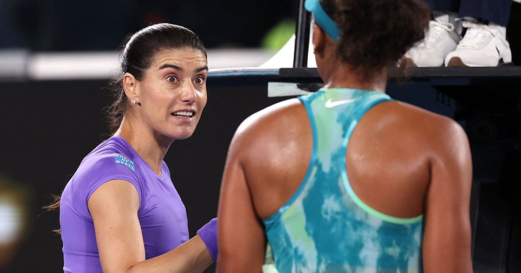 Duel de intensitate și controverse la Australian Open Sorana Cîrstea a fost eliminată din Australian Open 2026 de către Naomi Osaka, în urma unui meci tensionat ce s-a încheiat cu scorul de 6-3, 4-6, 6-2 în favoarea jucătoarei nipone