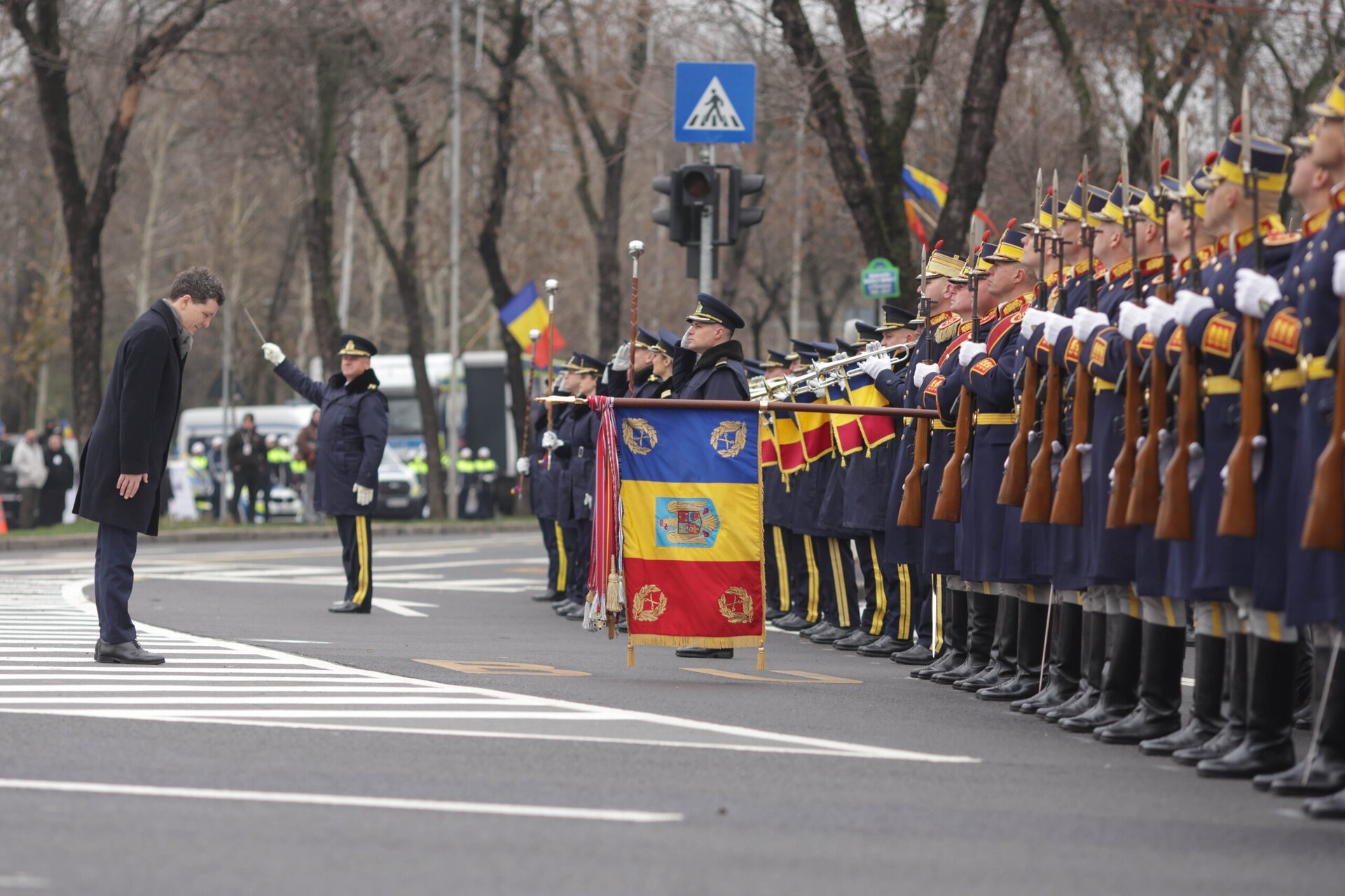 Nicușor Dan, vizită oficială în Moldova pentru a celebra Ziua Unirii Principatelor Române Primarul Bucureștiului și președintele USR, Nicușor Dan, a început sâmbătă o serie de vizite oficiale în Moldova, marcând astfel aniversarea istorică a Unirii Principatelor Române, eveniment ce a avut loc pe 24 ianuarie 1859