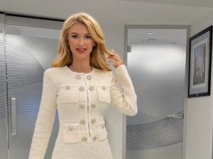 Mihai Petre acuzat de nereguli, Iulia Albu exagerează în stilul său