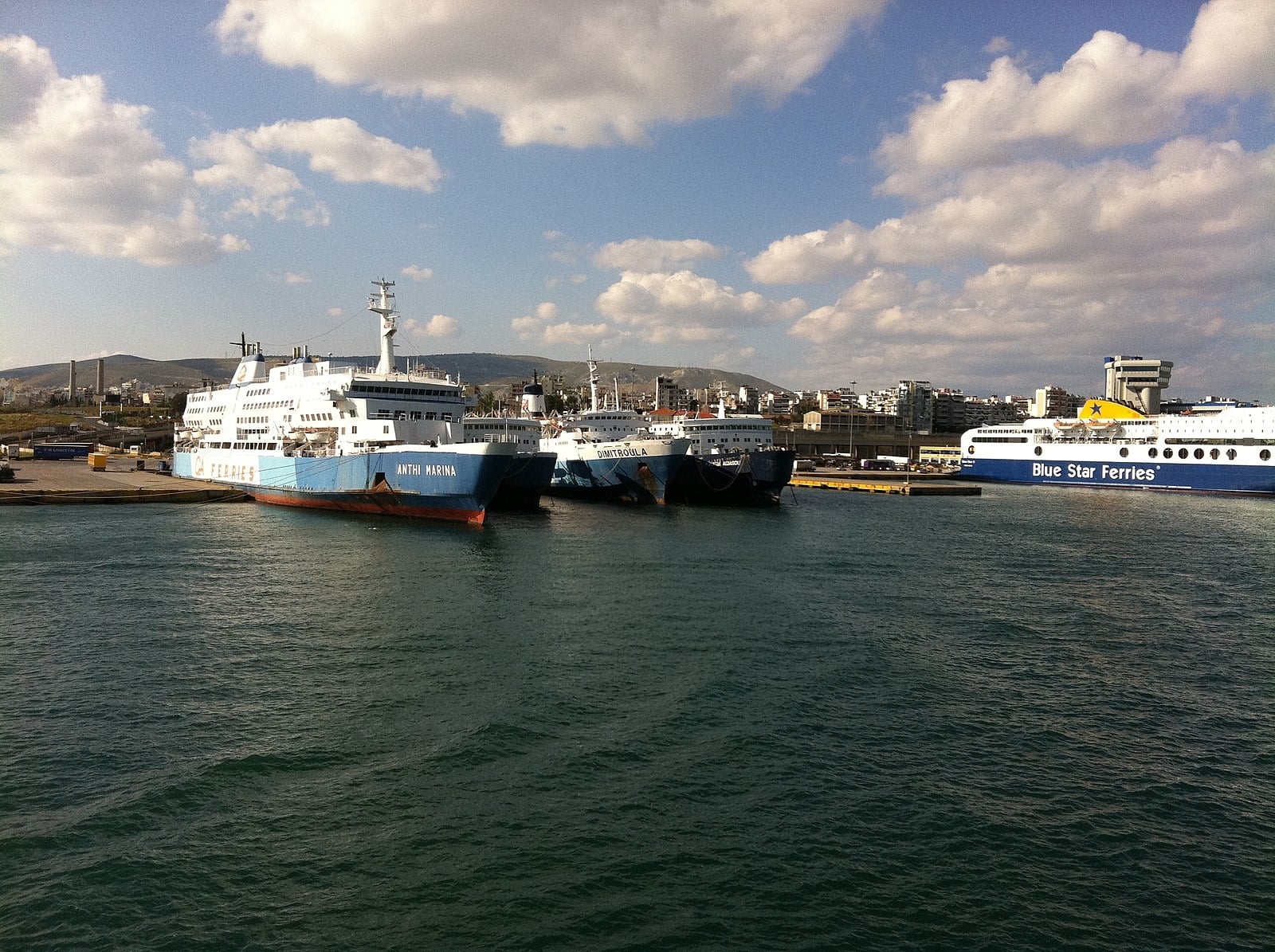 Vânturi puternice blochează transportul maritim în Grecia Ferry-urile din Grecia au fost anulate sâmbătă din cauza unor vânturi puternice care au afectat serios navigația în Marea Egee și Marea Ionică