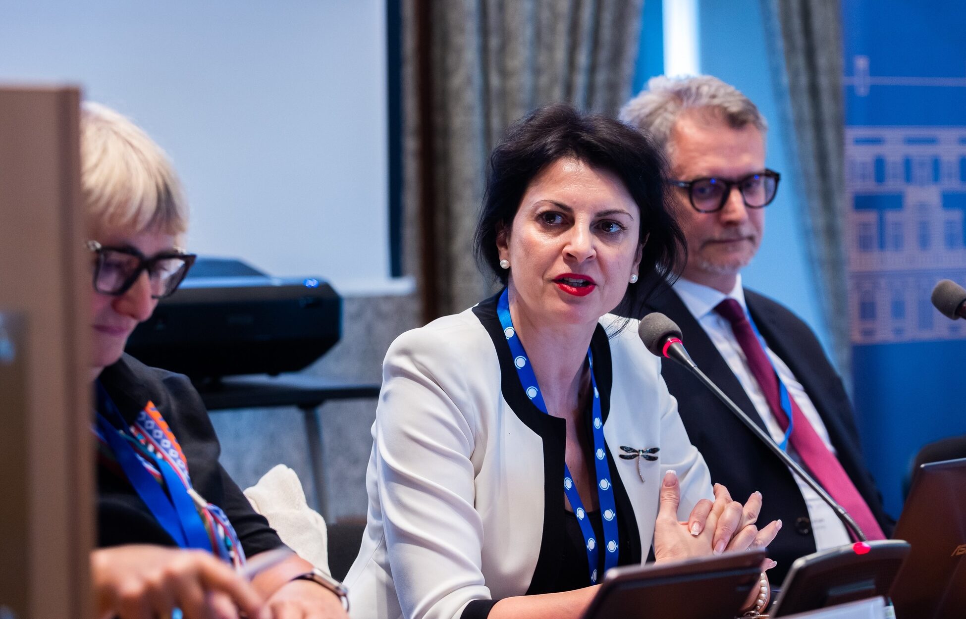 Judecătoarea Ramona Grațiela Milu, reprezentant al Curților de Apel în Consiliul Superior al Magistraturii, a ieșit în evidență recent printr-un mesaj publicat pe Facebook, în care denunță fenomene ingrijorătoare care afectează profund integritatea și funcționarea sistemului judiciar românesc