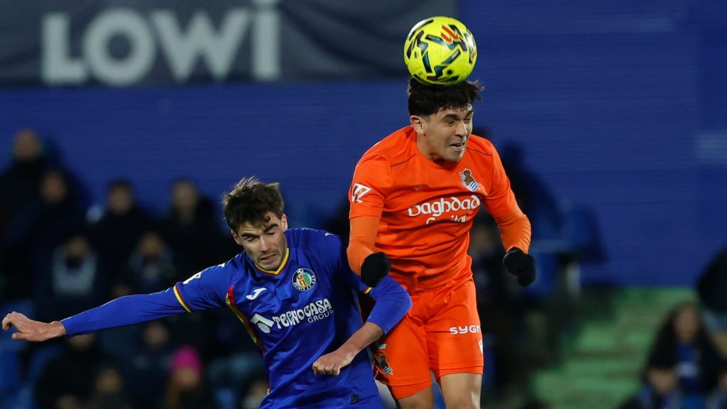 Dramă la Getafe: Real Sociedad își adjudecă victoria în minutul 95 Real Sociedad a reușit să înfrunte o partidă plină de suspans, în care s-a impus cu 2-1 în fața echipei Getafe, grație unui gol marcat de Aramburu în ultimele secunde