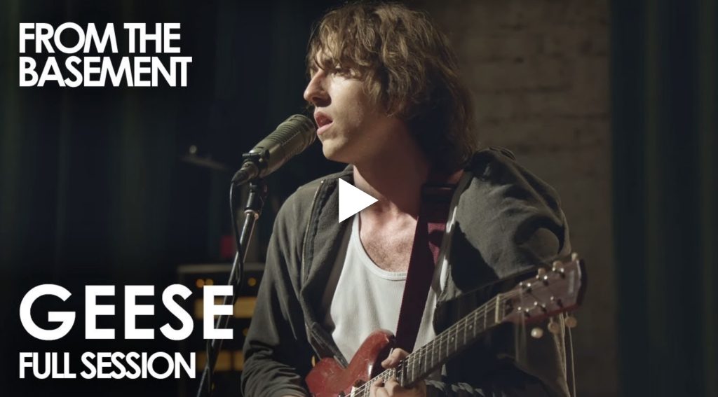 Geese, noua revelație a scenei muzicale din Brooklyn, a fost descrisă recent ca „prima mare trupă rock americană a generației Z”, un titlu care reflectă rapid ascensiunea și influența tinerilor muzicieni din această formație