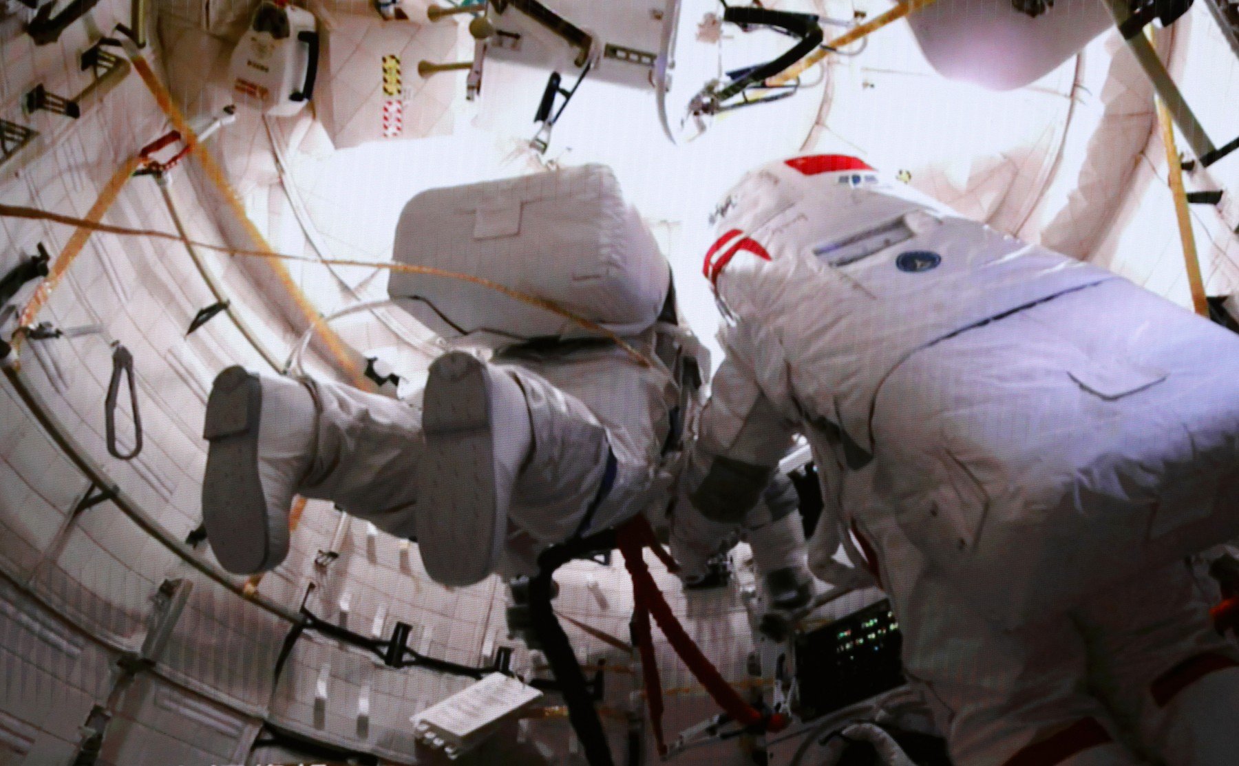 NASA a fost nevoită să realizeze, pentru prima dată în istoria recentă a Stației Spațiale Internaționale (SSI), o evacuare medicală de urgență