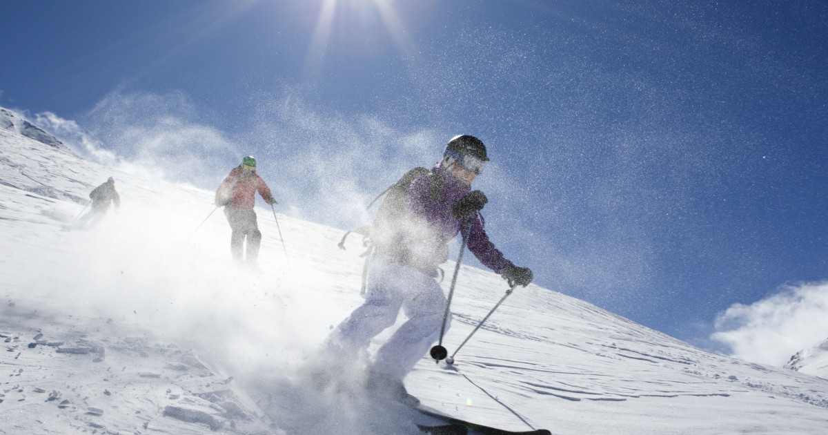 Stațiunile montane, pline de turiști. Avertismentul salvamontiștilor după valul de accidentări din ultimele zile