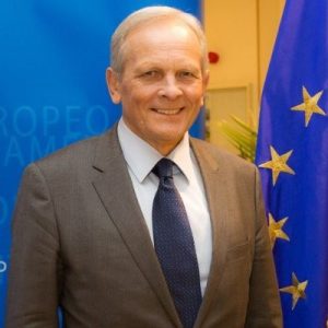 Stolojan denunță întârzieri nepermise ale coaliției în reforma administrației centrale