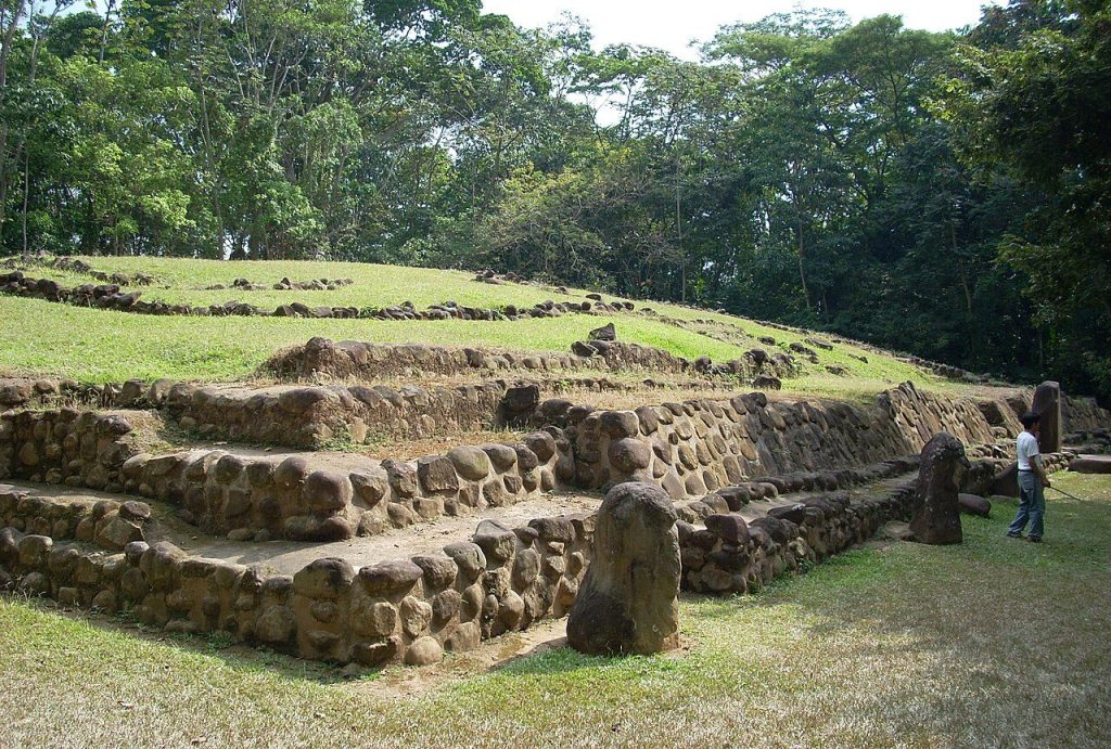 O descoperire arheologică spectaculoasă în Mexic: necropola veche de 1.400 de ani a culturii zapotece dezvăluie artefacte și picturi impresionante Într-o recentă descoperire ce confirmă bogăția și complexitatea civilizației zapotece, arheologii au scos la lumină o necropolă veche de aproape un mileniu și jumătate, situată în sudul Mexicului