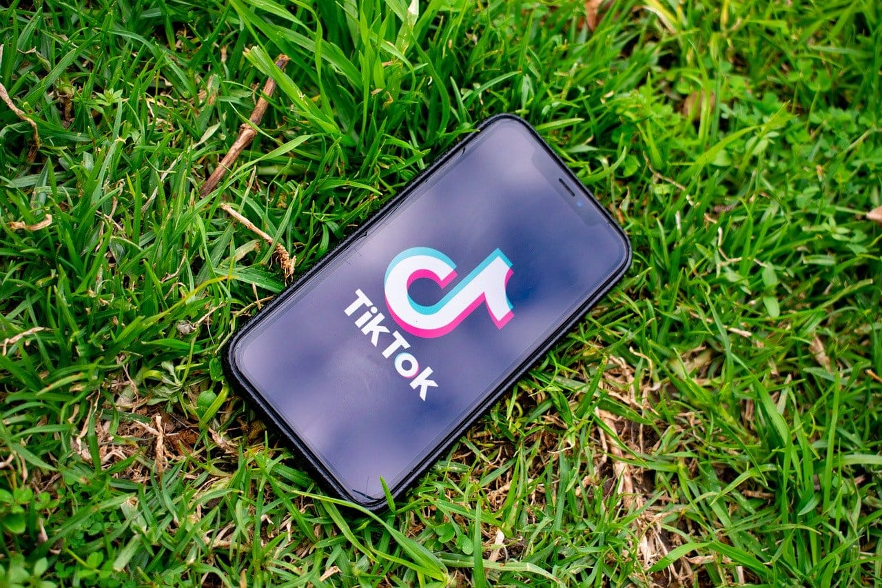 TikTok, gigantul chinez al rețelelor sociale, a anunțat formarea unei noi entități corporative în Statele Unite, controlată majoritar de investitori americani