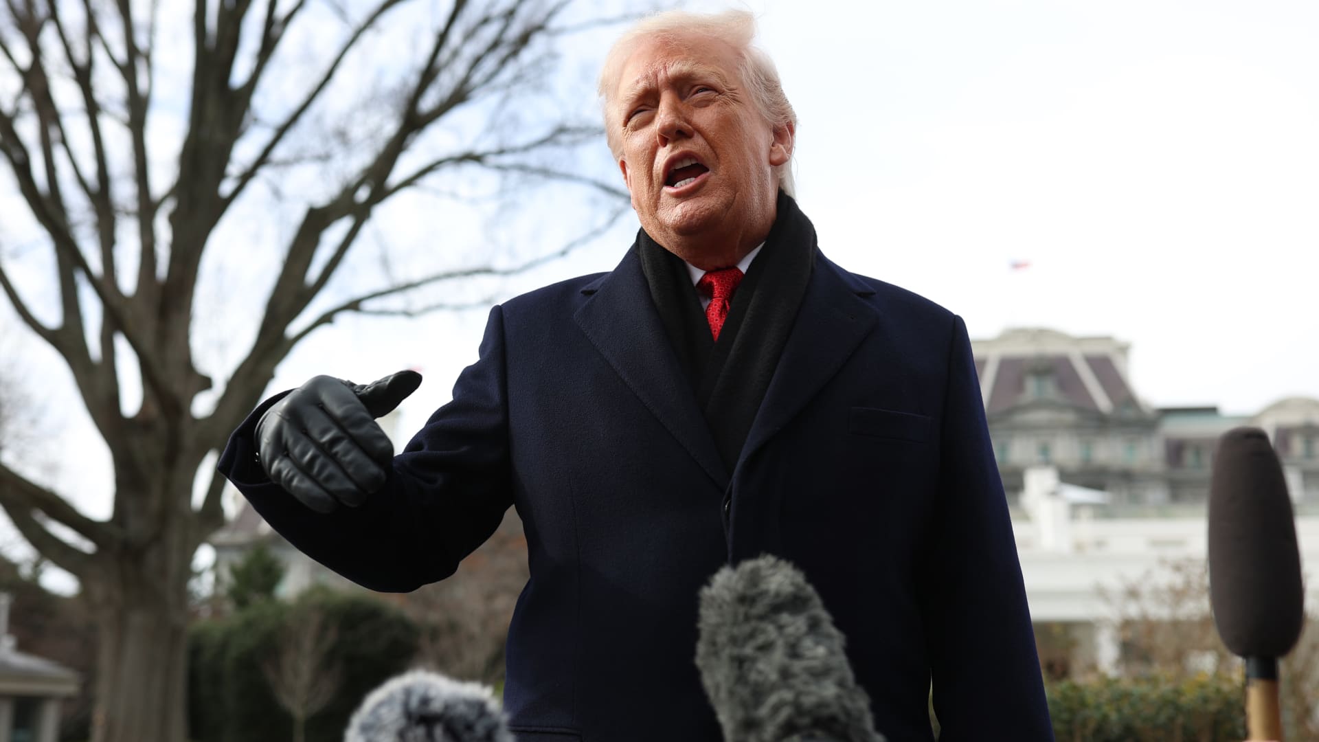 Trump propune noi taxe vamale pentru a obține Groenlanda