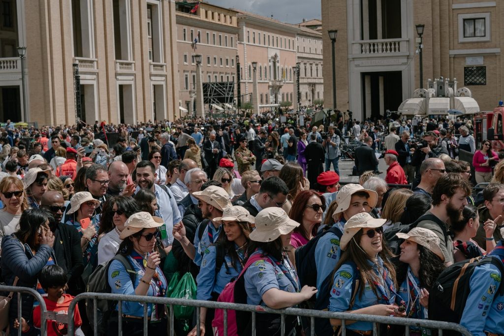 Vaticanul înregistrează cele mai mari fluxuri de pelerini din istorie în 2025, orașul etern devenind pentru o perioadă centrul spiritual și turistic mondial