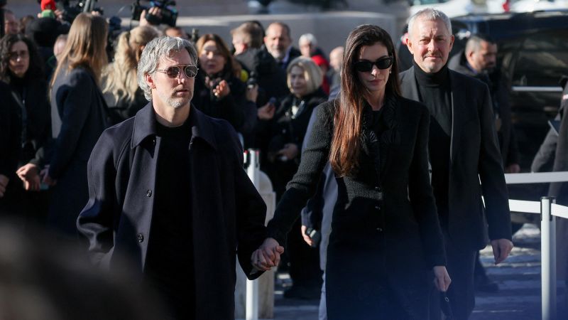 Valentino funeral: Anne Hathaway and Anna Wintour and other luminaries come out to say goodbye to the ‘The Last Emperor’ of Italian fashion