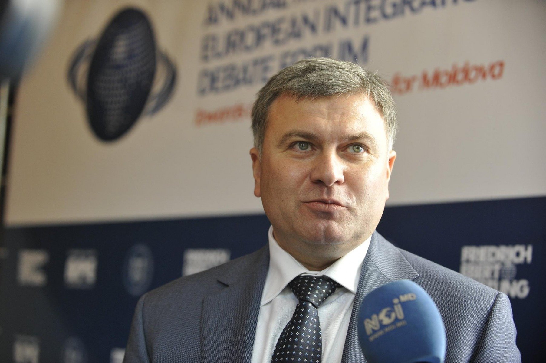 Ambasadorul Republicii Moldova în România reafirmă: Idealul Unirii cu România este o aspirație morală și istorică, perpetuă în conștiința basarabenilor Într-o declarație realizată pe rețeaua de socializare Facebook, Victor Chirilă, ambasadorul Republicii Moldova în România, a subliniat cu tărie importanța menținerii și promovării visului Unirii cu România, plasându-l ca pe o ţintă firească, morală și istoric legitimă pentru basarabeni
