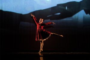 Spectacolul „Fetița cu chibrituri” se joacă la Opera Comică pentru Copii