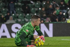 Iñaki Peña revine în poarta Elche, Sevilla își păstrează formula de start