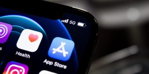 Apple reduce spațiul pentru aplicații gratuite în App Store din martie