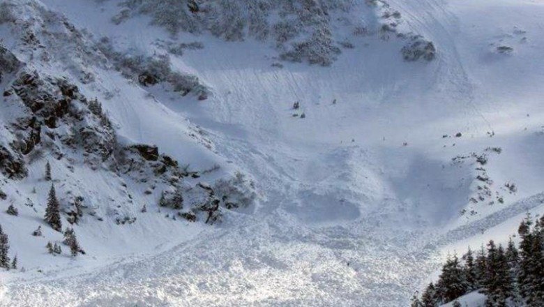 Avertisment dur pentru pasionații de drumeții: avalanșe majore în Munții Făgăraș pun în pericol turiștii neluând măsuri de precauție Munții Făgăraș, o destinație emblematică pentru iubitorii de natură și aventură în România, se confruntă cu o situație extrem de periculoasă