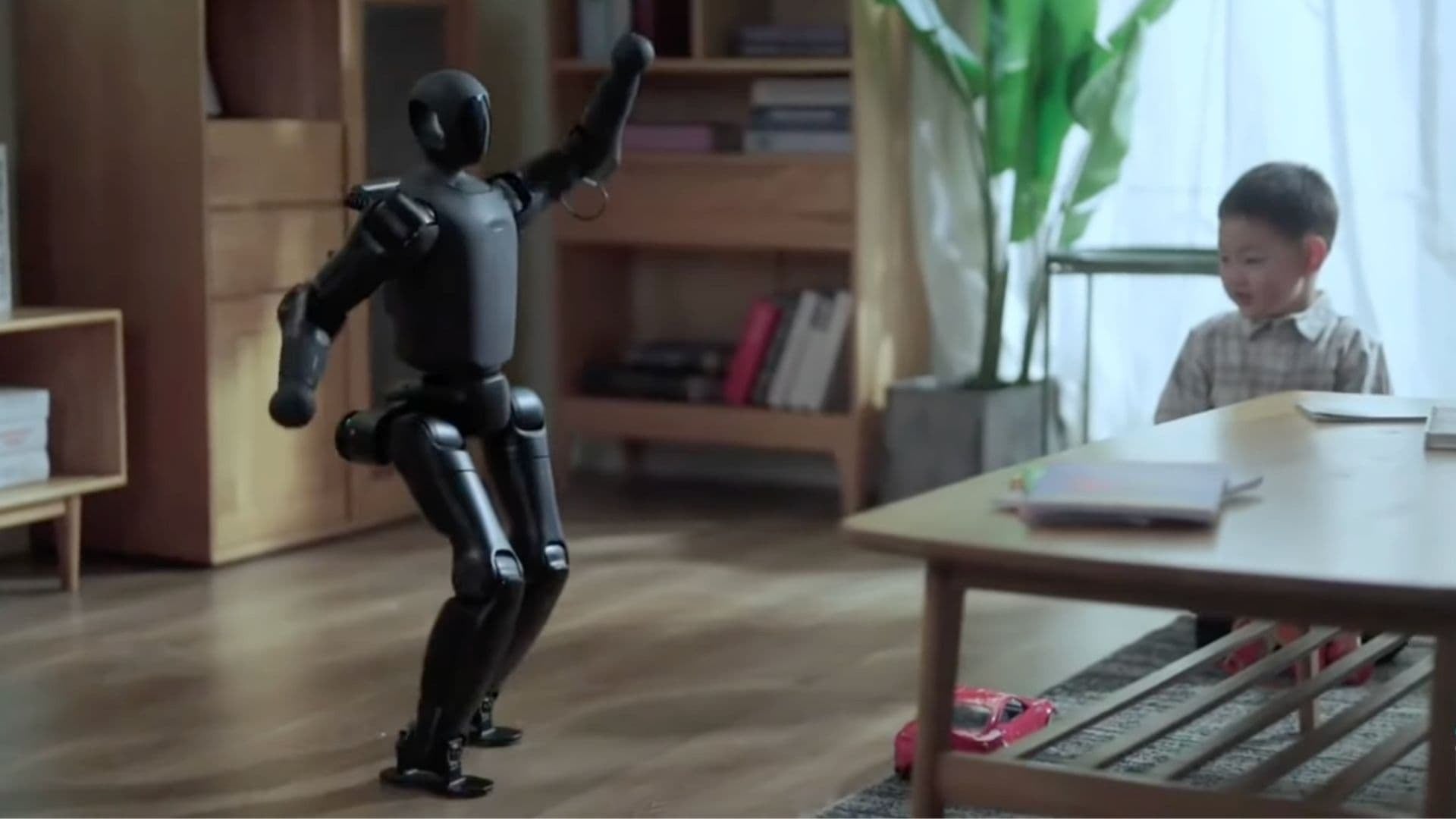 Un nou standard în robotică se conturează odată cu prezentarea celui mai mic robot umanoid din lume, dezvoltat de o companie chineză