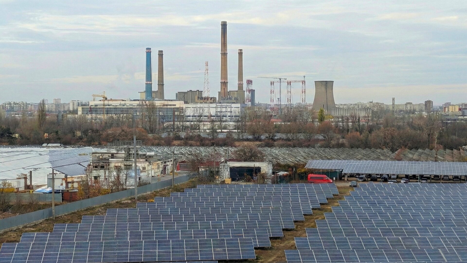 Criza sistemului de termoficare din Capitală intră într-o fază critică, pe măsură ce datele tehnice și măsurătorile din teren indică o situație alarmantă, nu doar în apartamente, ci și în infrastructura de distribuție