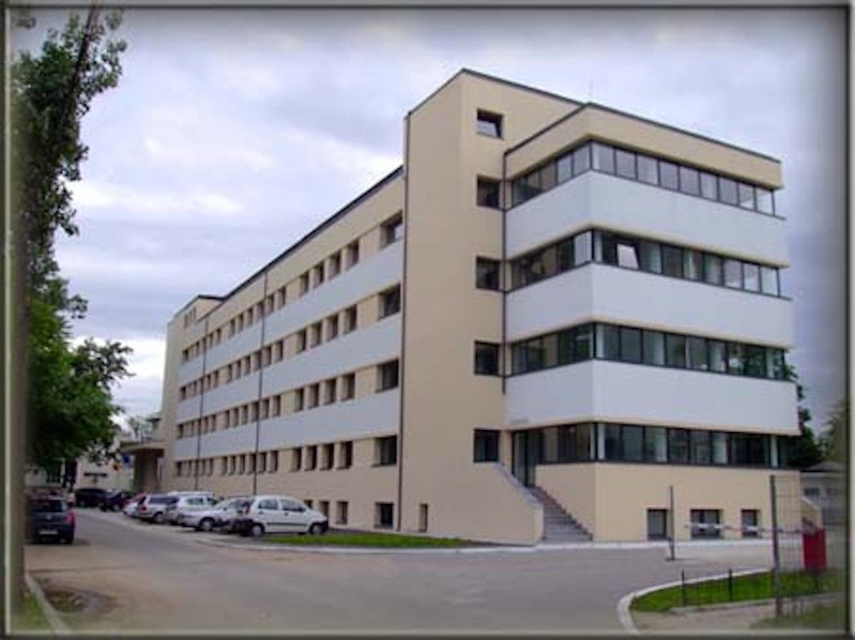 Administrația Spitalelor și Serviciilor Medicale din București (ASSMB) continuă parcursul de modernizare a infrastructurii medicale din capitală, recent atribuind mai multe contracte pentru achiziții importante, menite să echipeze și să modernizeze secțiile Spitalului Clinic Colentina