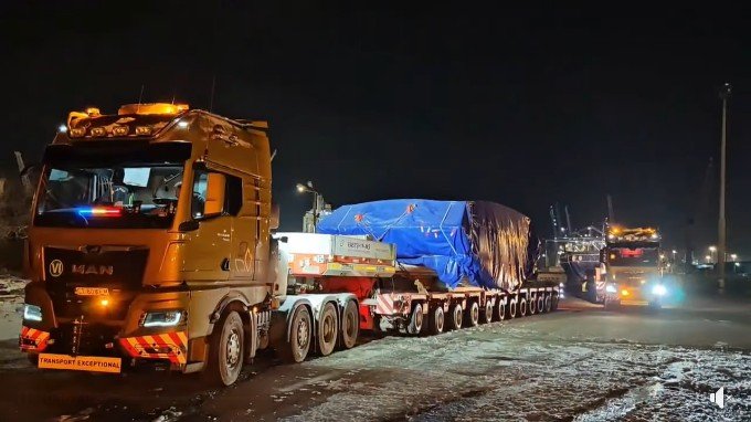 Un moment istoric pentru infrastructura rutieră din România a fost anunțat recent: elementele unui Tunnel Boring Machine (TBM), supranumit informal „Uriașul”, au fost descărcate oficial în portul Constanța și urmează să fie folosite pentru forarea unuia dintre cele mai importante tuneluri de pe autopista Sibiu-Pitești