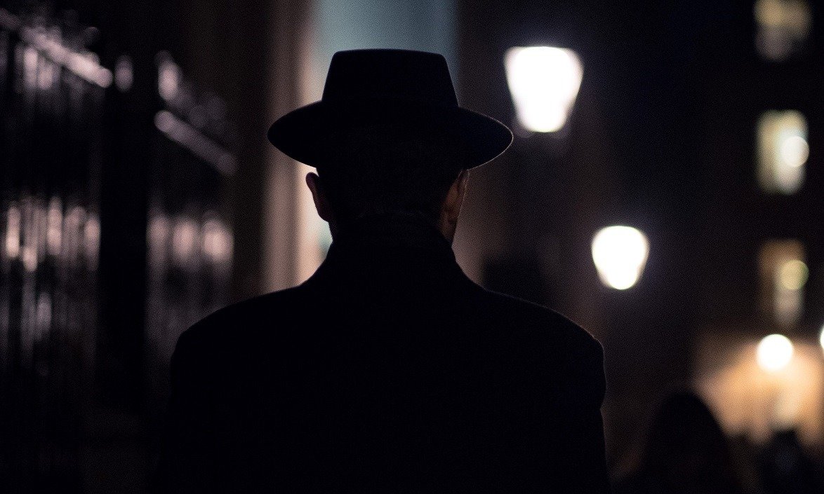 Suspiciuni de spionaj în Marea Britanie: Unul dintre arestați, partenerul unui deputat laburist Un caz de spionaj care zguduie scena politică britanică a ieșit la iveală recent, după ce trei bărbați au fost arestați sub suspiciunea de a fi lucrat pentru China