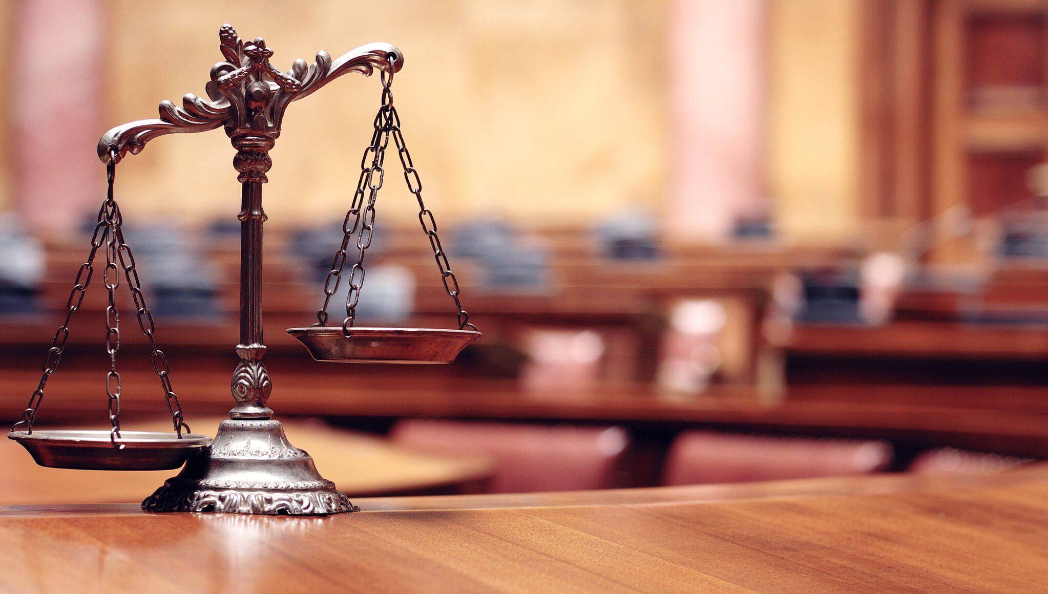 Schimbări majore la vârful justiției: Ministrul Marinescu anunță propuneri pentru funcțiile cheie Ministrul Justiției, Radu Marinescu, va prezenta, luni, propunerile pentru funcțiile de conducere la Parchetul de pe lângă Înalta Curte de Casație și Justiție (PICCJ), Direcția Națională Anticorupție (DNA) și Direcția de Investigare a Infracțiunilor de Criminalitate Organizată și Terorism (DIICOT)