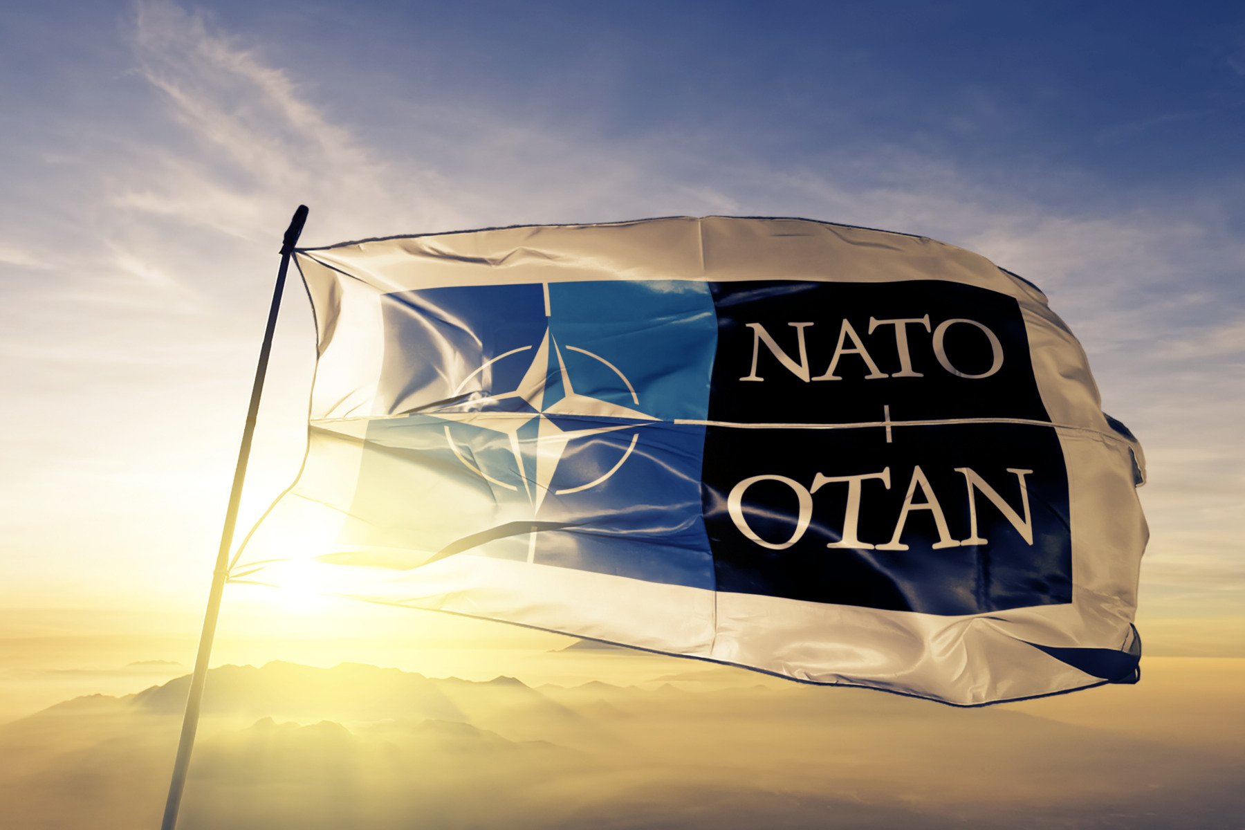 NATO consolidează poziția privind suveranitatea Groenlandei în fața presiunii americane Discuțiile recente de la Davos despre Groenlanda au reiterat claritatea NATO în privința poziției sale față de eventualele mișcări de influență asupra suveranității statelor membre, în contextul intențiilor aparent influente ale Statelor Unite