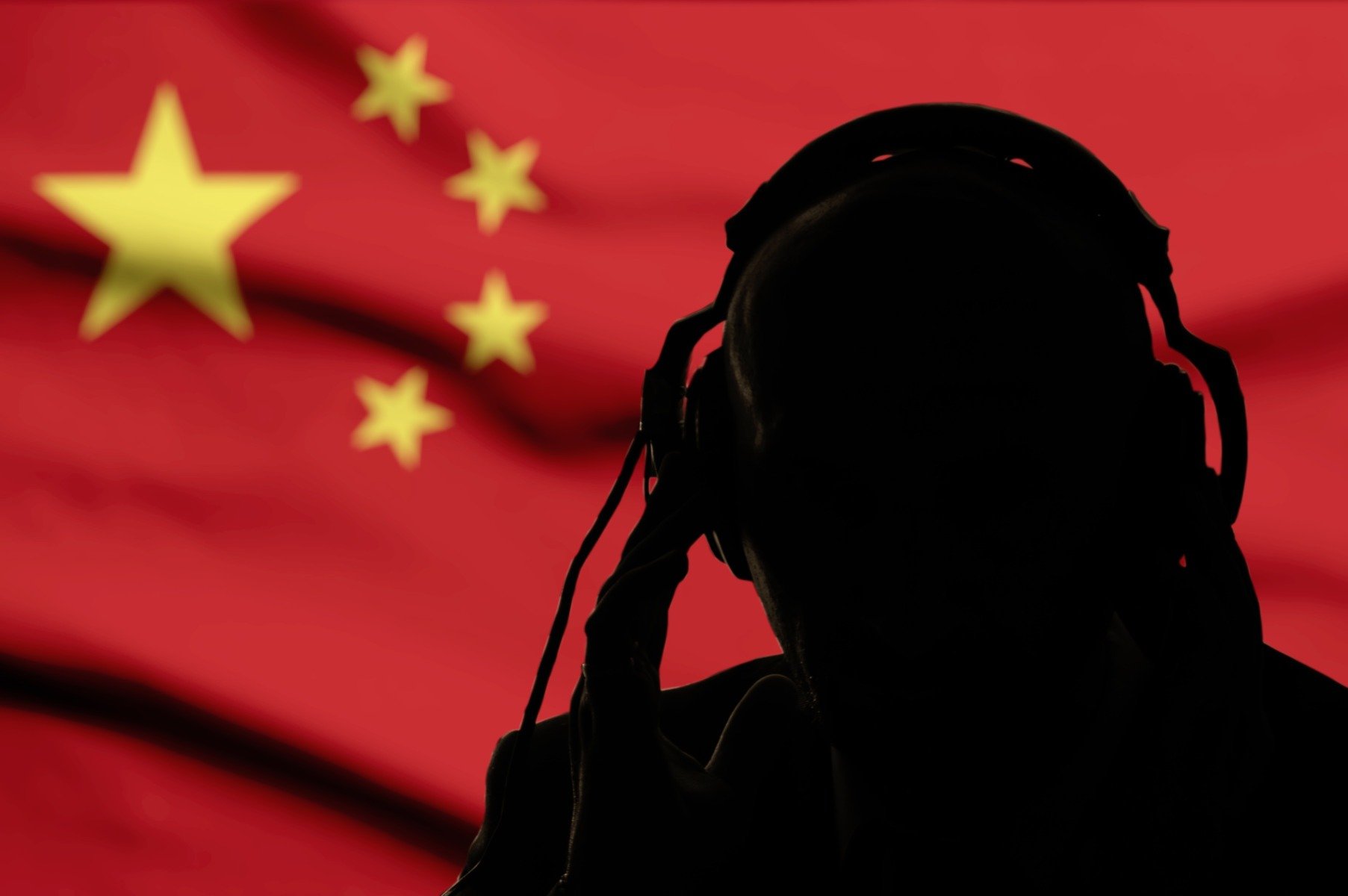 O anchetă alarmantă scoate la iveală amploarea unei operațiuni de spionaj cibernetic coordonată din interiorul Chinei, vizând oficiali de top ai guvernului britanic
