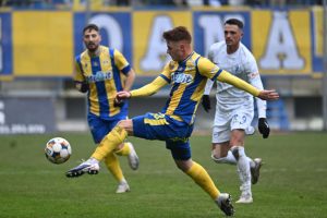 Superliga: Petrolul și Farul se confruntă în runda #23!