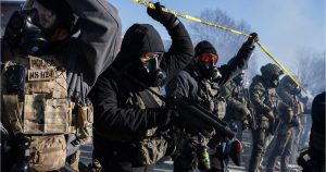 Oraș american în conflict cu guvernul: Metro Surge vs. „armata de ocupație”