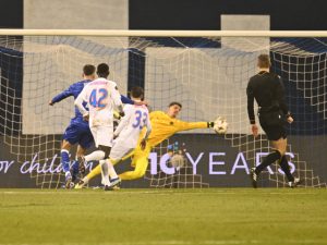 FCSB spulberată în Europa League: 4-1 cu Dinamo Zagreb!