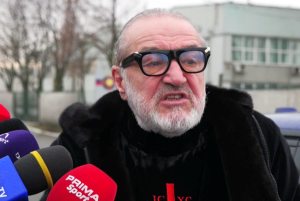 „Politicul românesc, supus scrutinului pe scena grecească”