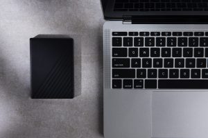 Chirie nevăzută: consumă electricitate fără plată în propria casă