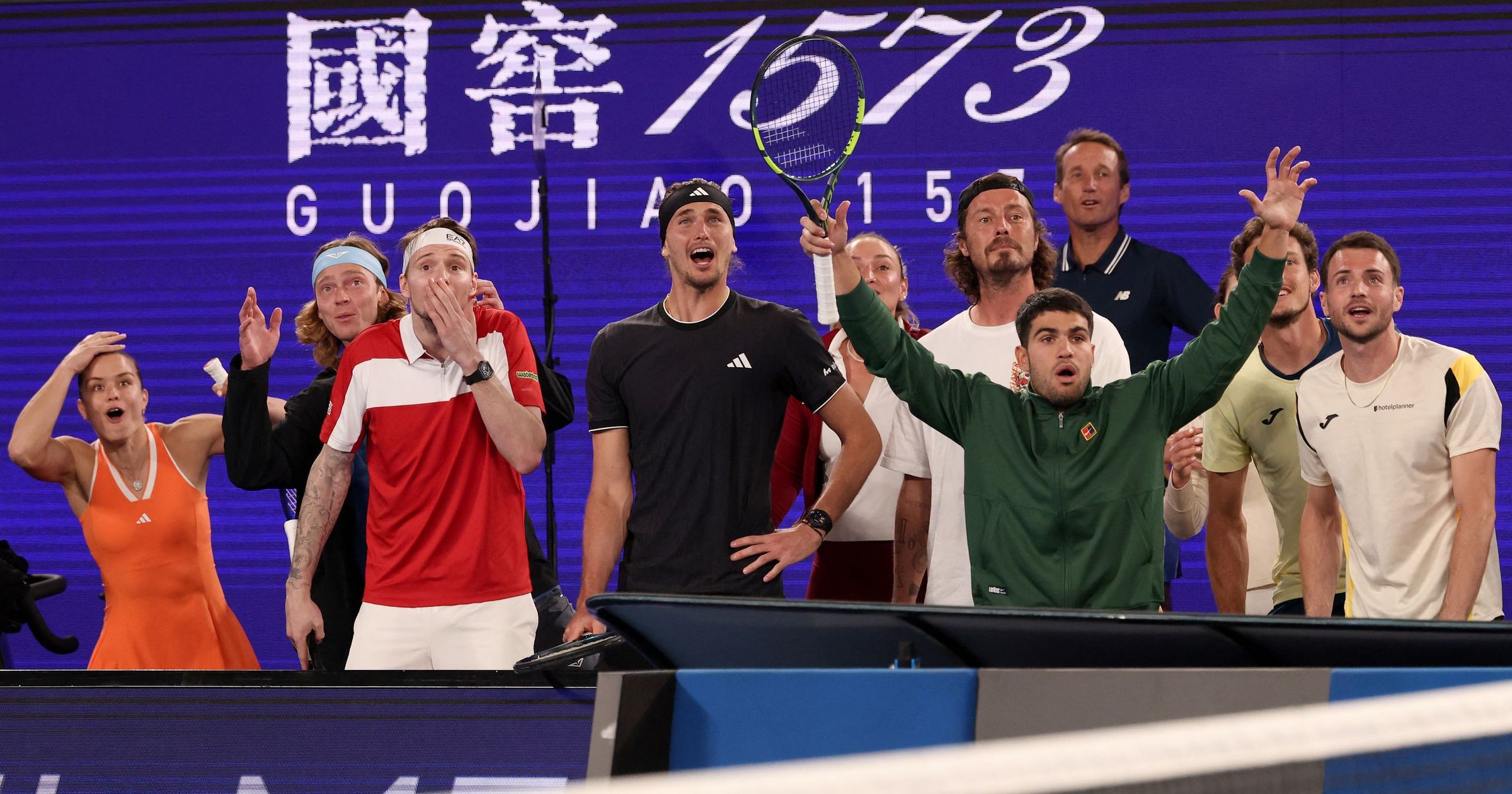 Asistență record la Australian Open 2026 înainte de startul competiției Australian Open 2026 a înscris un nou record de asistență, atrăgând 217.999 de spectatori în prima săptămână înainte de competiția oficială