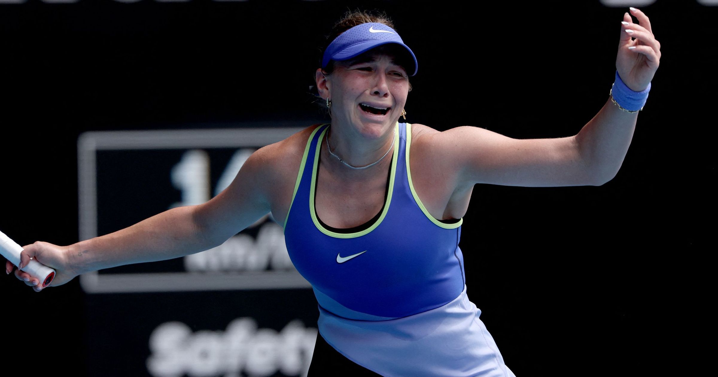 Pegula avansează, Anisimova rămâne cu gust amar Jessica Pegula a obținut o victorie convingătoare în fața Amandei Anisimova, calificându-se astfel în semifinalele Australian Open 2026