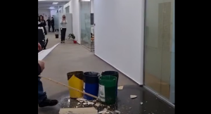 Primăria Sector 1: Conductă a sistemului de stingere a incendiilor avariată la sediu