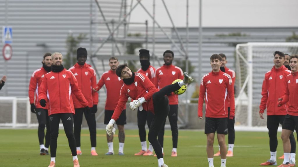 imagen-del-ultimo-entrenamiento-del-sevilla-fc-16-9-aspect-ratio-default-0_da39.jpg