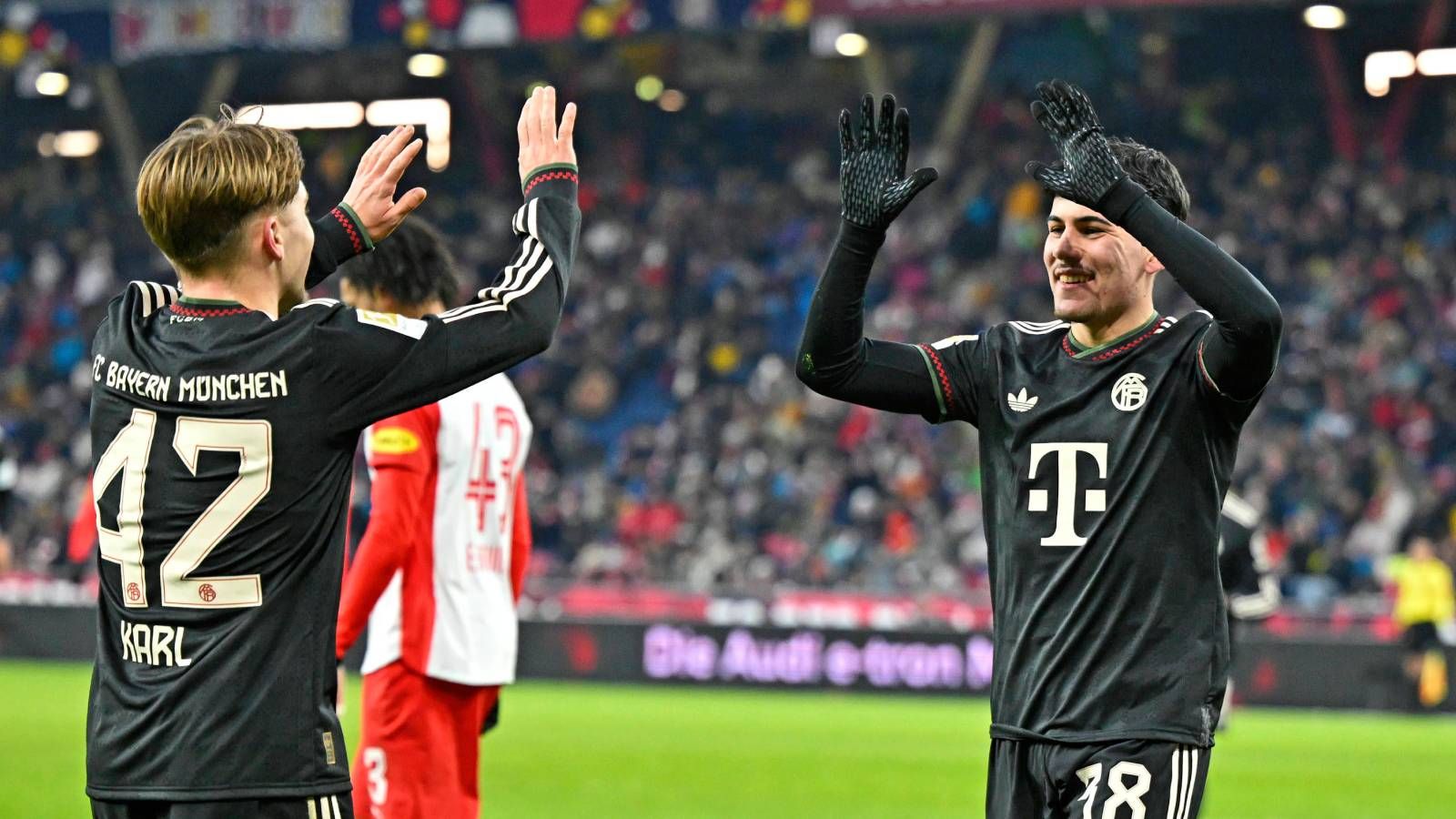 FC Bayern München își demonstrează forța în fața lui RB Salzburg: 5-0 în testul de pregătire FC Bayern München a obținut o victorie categorică în testul său împotriva lui RB Salzburg, încheind meciul cu un sorprinzător 5-0