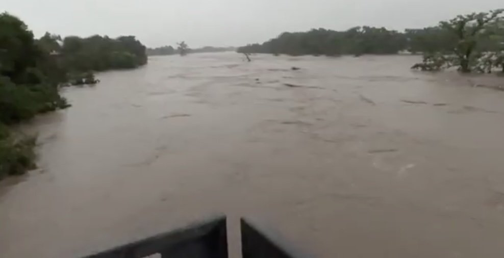 Atenționare de inundații emisă pentru șase județe din România, în contextul unor прогnoze meteo extrem de alarmante pentru începutul lunii ianuarie Sistemele hidrologice din șase județe ale țării sunt sub o avertizare de cod galben de inundații, valabilă până joi la prânz, odată cu reluarea sezonului rece și schimbările bruste de temperatură