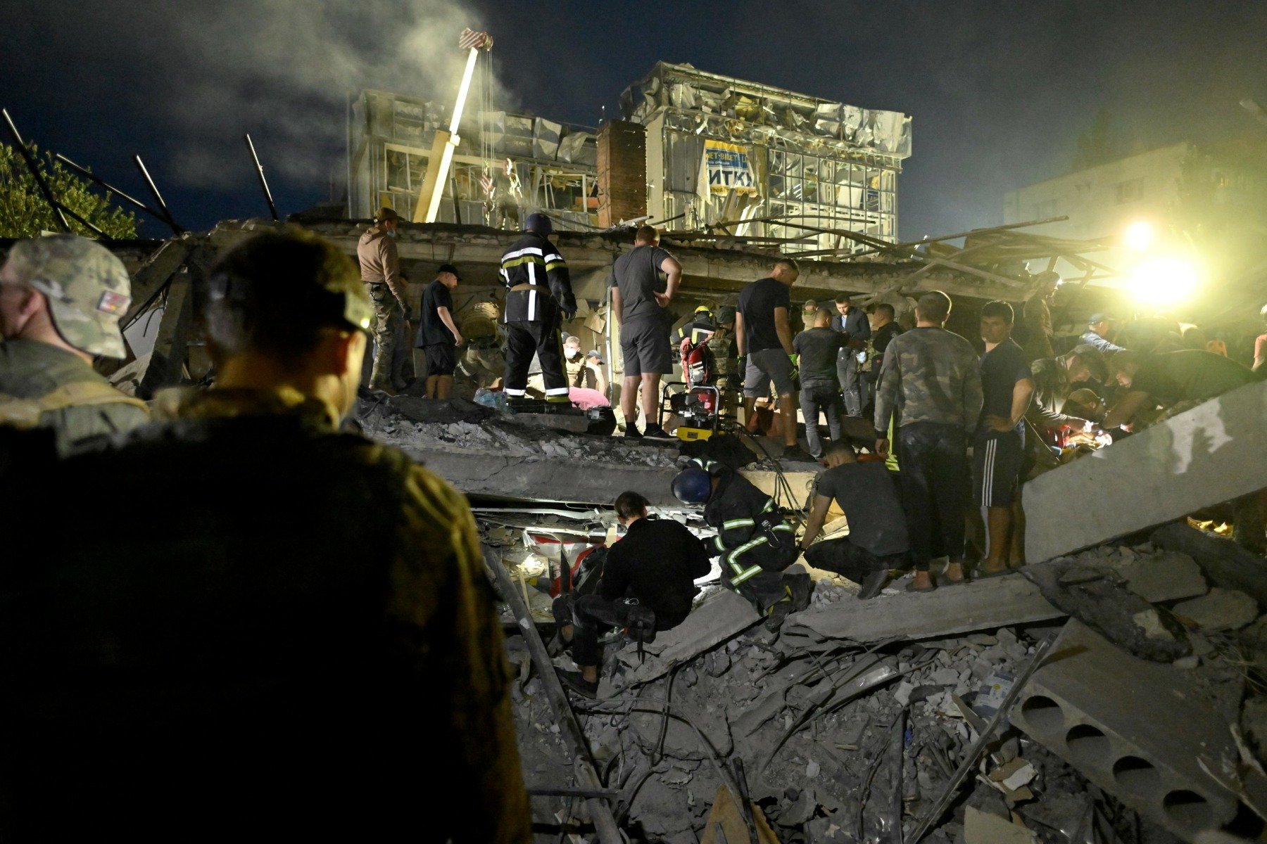 Val de alerte false cu bombă în Ucraina: peste 2.000 de mesaje alarmante într-o singură zi Un val de panică s-a răspândit vineri în Ucraina, odată cu o creștere-record a alertelor false referitoare la bombă