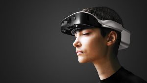 Orange România și Lumen sprijină autonomia nevăzătorilor cu ochelari inteligenți