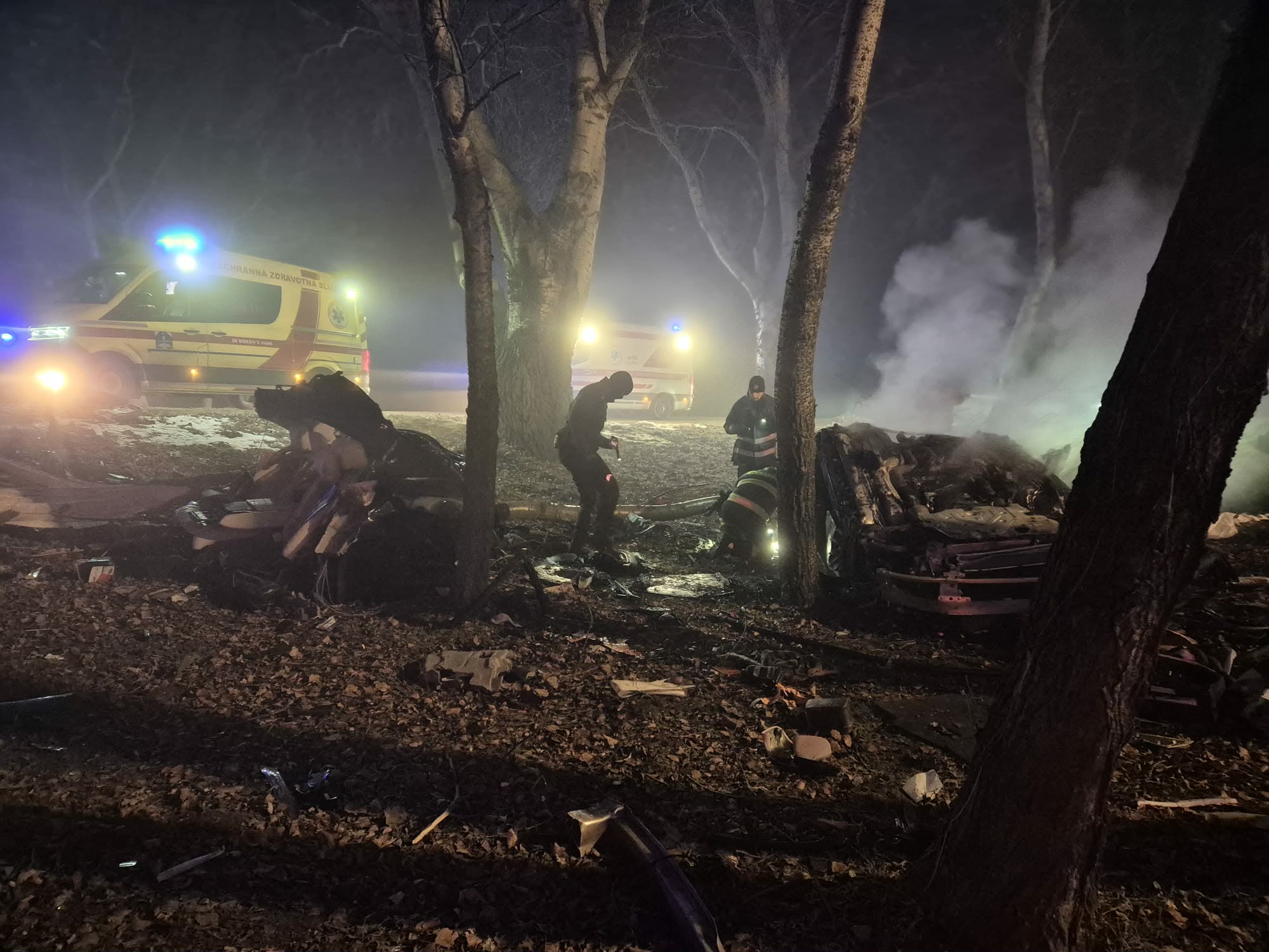 Un accident tragic în Nagymegyer: O cunoscută influenseriță a pierdut viața într-o coliziune fatală O tragedie a marcat dimineața zilei de ieri în apropierea orașului Nagymegyer, unde un accident rutier fatidic a dus la moartea unei femei de 31 de ani, cunoscută în mediul online ca fitnestră și influenseriță