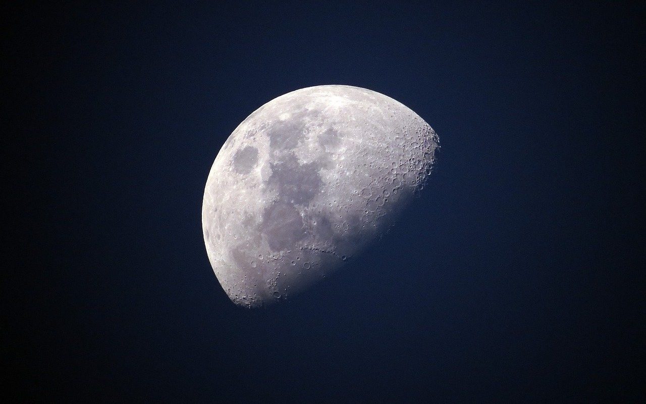 moon-g560dafc59_1280.jpg