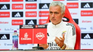Mourinho ripostează: „Nu mă pricep la tactici și dinamici!”