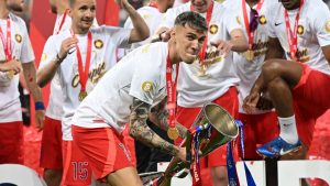 Becali riscă să piardă o vedetă de la FCSB din cauza anturajului greșit.