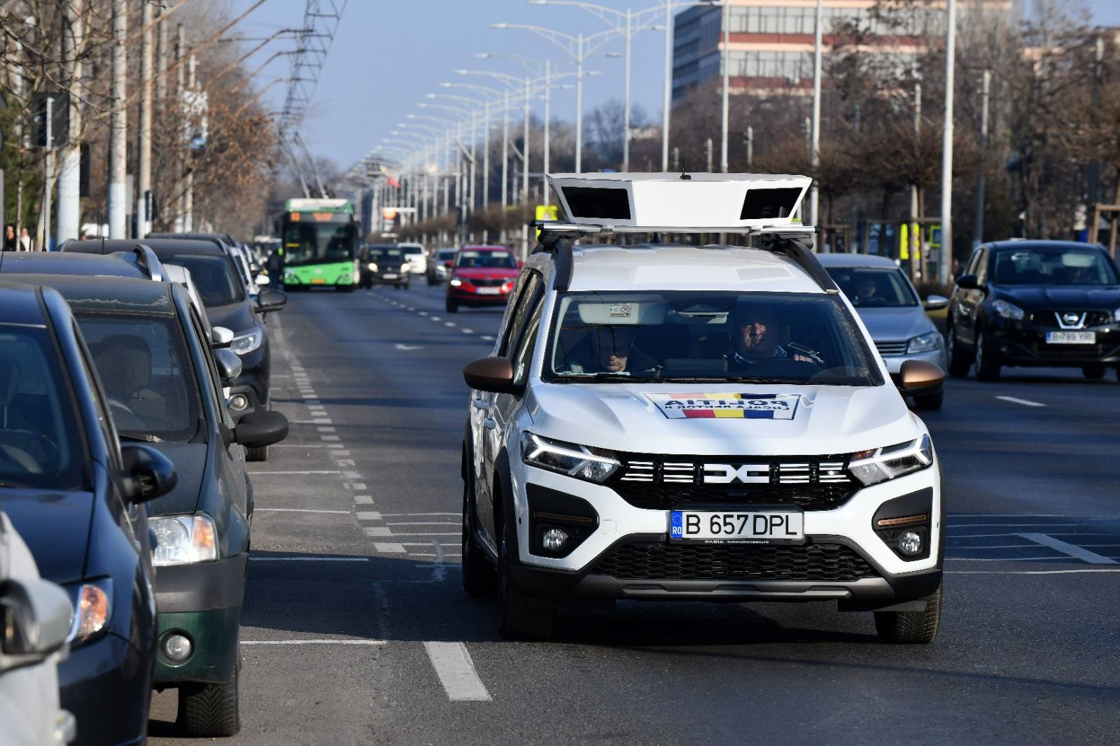 Bucureștenii plătesc mai greu pentru locurile albastre după schimbările în sistemul de sancționare Ordonanța primarului general, Ciprian Ciucu, a readus în discuție modul în care sunt gestionate parcările din Capitală, dezvăluind o realitate mai puțin strălucitoare decât s-ar fi crezut anterior