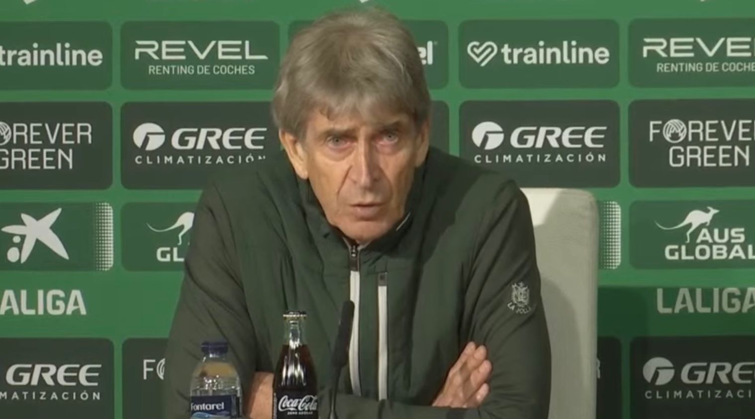Betis câștigă cu 2-0, Pellegrini mulțumit de performanța echipei În totală dominare, echipa de fotbal Real Betis a învins astăzi la Estadio de la Cartuja, scor 2-0, pe Villarreal, într-un meci marcat de un joc atractiv și bine organizat