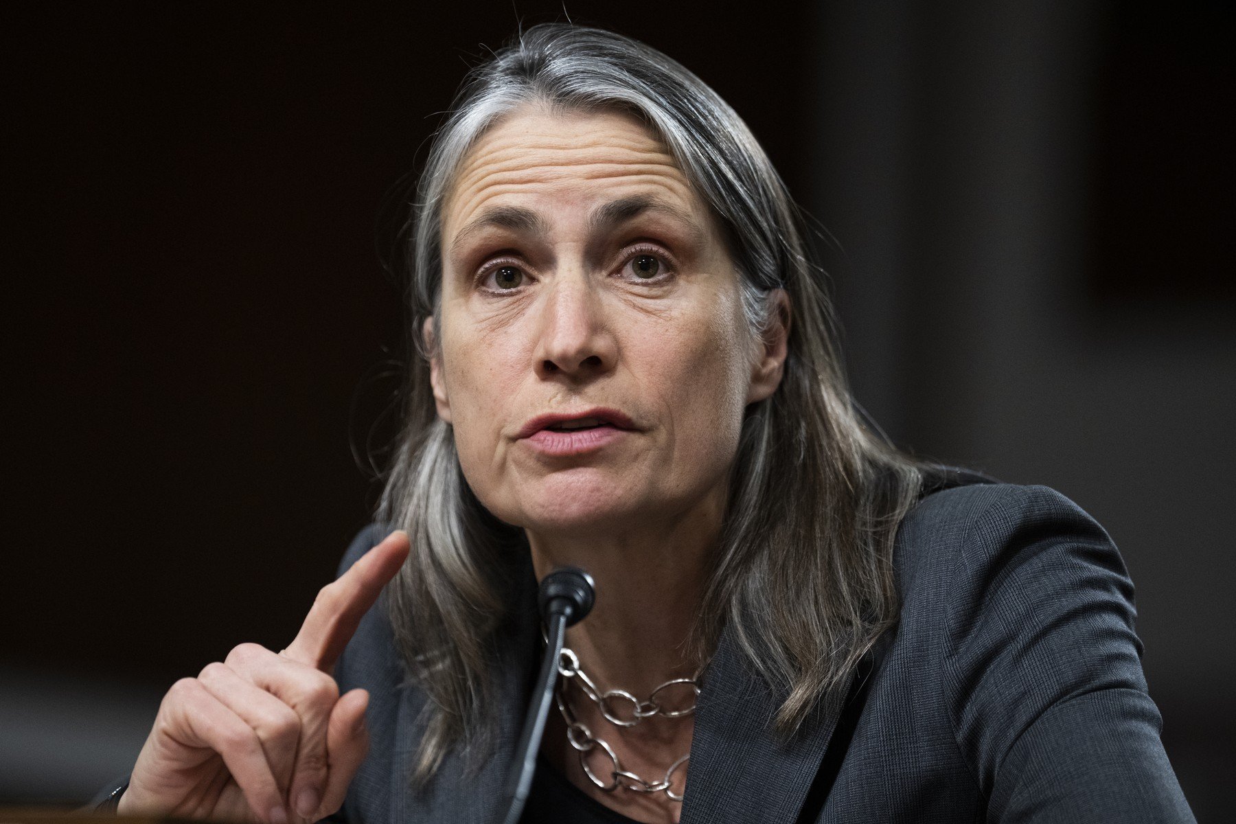 Fiona Hill dezvăluie o ofertă surprinzătoare a Rusiei către administrația Trump în 2019 Fiona Hill, fost consilier senior pentru Rusia și Europa în cadrul Administrației Trump, a făcut dezvăluiri incendiare în fața Congresului american în 2019